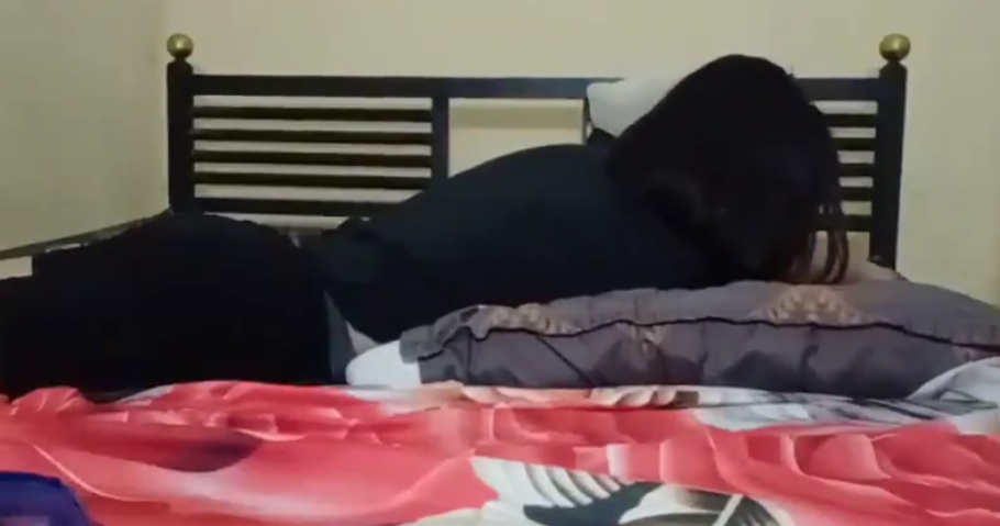 Video Viral Terbaru Akhiranya Kesampean Juga  SEVISE IBU Sahabat Yang Tiap Kerumah Pamer Belahan