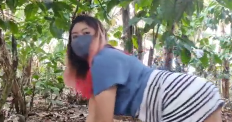 Yang Viral Mamih Haus Sekee MUMPUNG RUMAH SEPI NIH GAS DI RUANG TAMU Ama Brondong