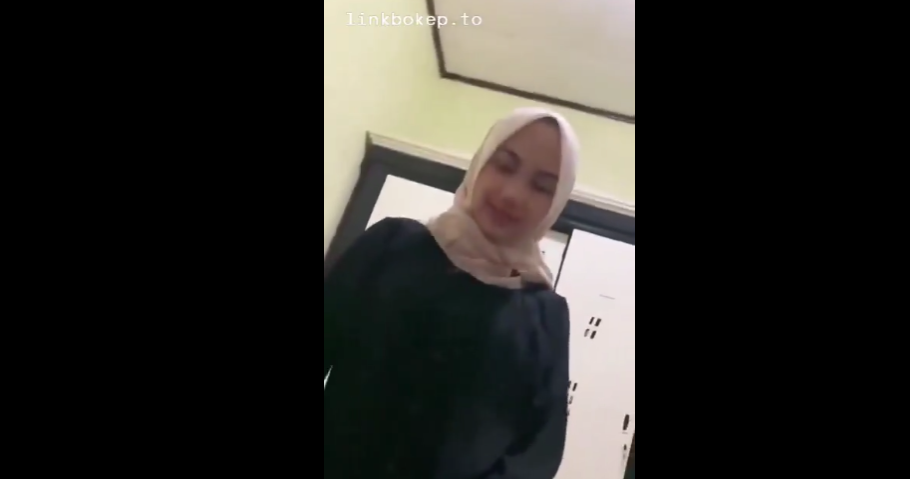 Polos Dan Lugu Gadis Berhijab Viral Di Paksa Jil4tin Burung Ayah Tiri Yang Lagi Engas